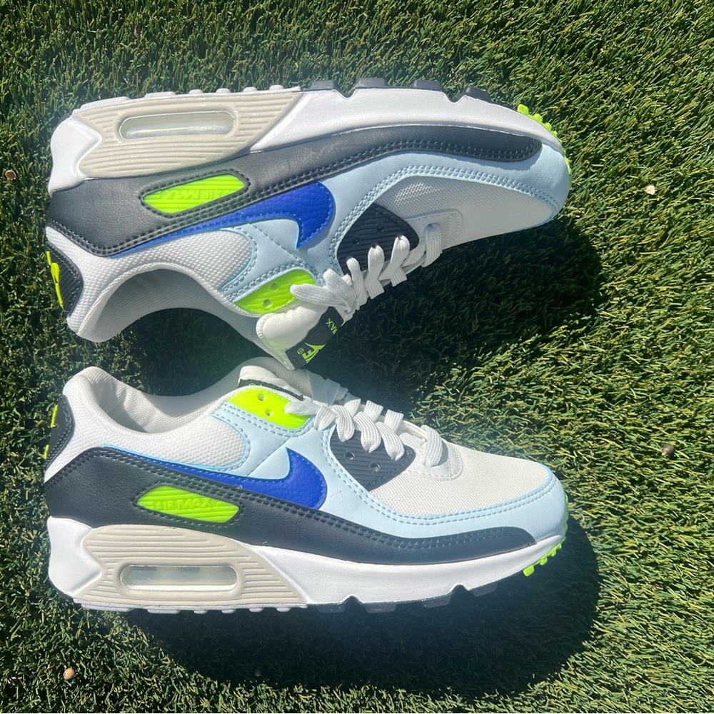 Air Max 90 DH8010-102 women’s size 6